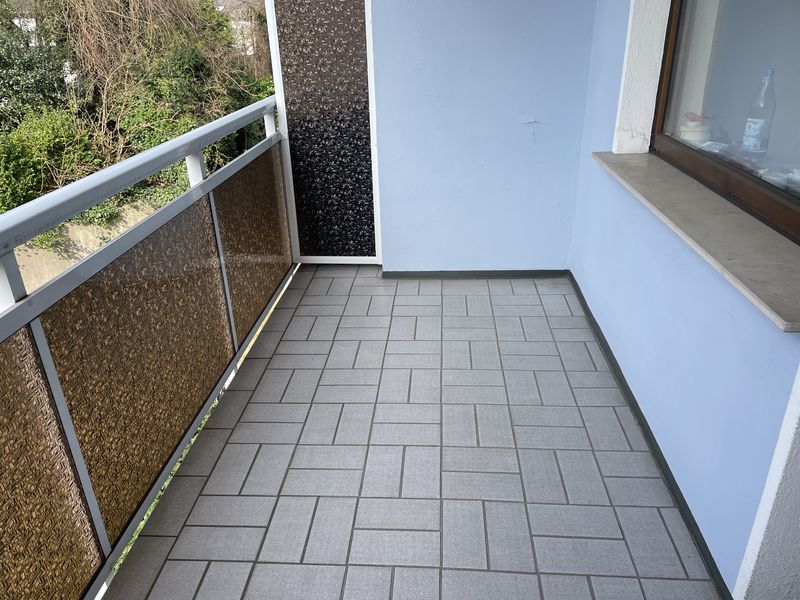 Sanierte Wohnung mit zweieinhalb Zimmern und Balkon in Essen